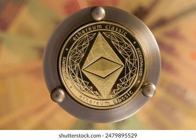 NFT迎来文艺复兴，Solana联合创始人为何泼冷水？